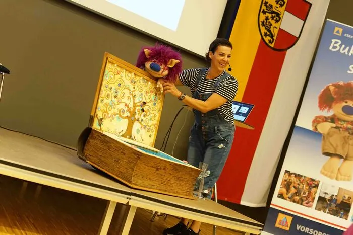 Zentrum der Veranstaltung standen die Handpuppen „Safety und Buki“.