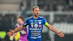 Tobias Kainz bleibt Hartberg treu