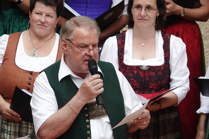 ...und Erich Frischenschlager. Sie trugen auch, passend zur aktuellen Wetterlage,  Roseggers heitere Geschichte „Der Regenschirm“ vor