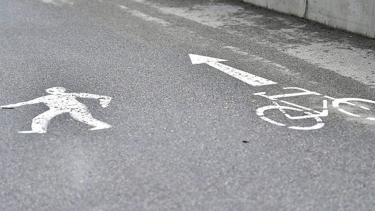 Der Sturz passierte auf einem Geh- und Radweg 