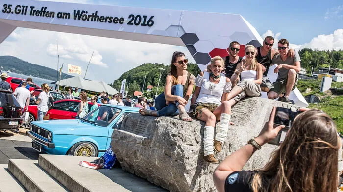Der finale Samstag des diesjährigen GTI-Treffens stand unter dem Motto "GTI und Trachten".