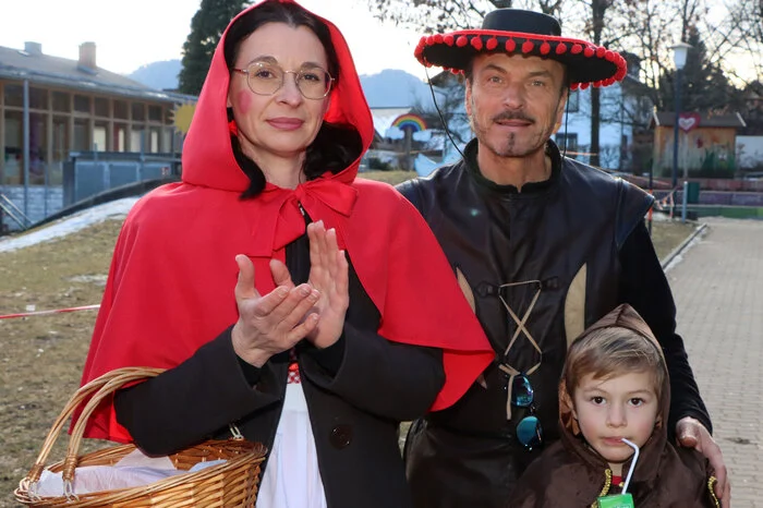 Bei der Auswahl der Kostüme waren die Besucherinnen und Besucher sehr kreativ. Bitte klicken Sie sich durch die Fotoserie...