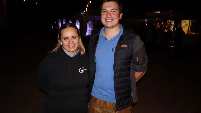 Mädlleiterin Lena Walcher und Obmann Julian Sorger