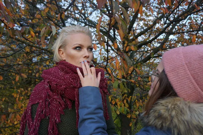  Adi Weiss und Michael Lameraner über die Zusammenarbeit mit Topmodel Franziska Knuppe: „Franziska Knuppe ist nicht nur eines unserer persönlich Lieblings-Models, nein auch eine wirkliche tolle, langjährige Freundin. Es macht uns ganz besonders stolz, dass sie für unser neues Baby extra aus Berlin hierher zu uns in die Südsteiermark gekommen ist.“