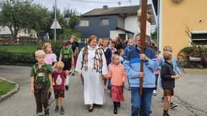 Pfarrleiterin Eva Schwarz-Dellemeschnig beim Erntedankfest in Zweikirchen