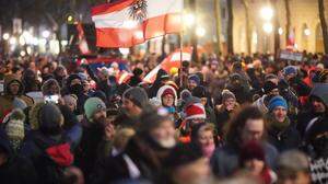 Rund 10.000 Menschen demonstrierten in Wien gegen die Corona-Maßnahmen