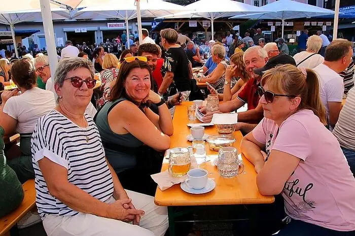 Die Gemeindeverantwortlichen unter Bürgermeister Bernd Gratzer, seinem Vize Harald Scherz und Gemeindekassier Valentin Kiendler sowie die örtlichen Vereine sorgten mit einem bunten, abwechslungsreichen Programm für Alt und Jung. 