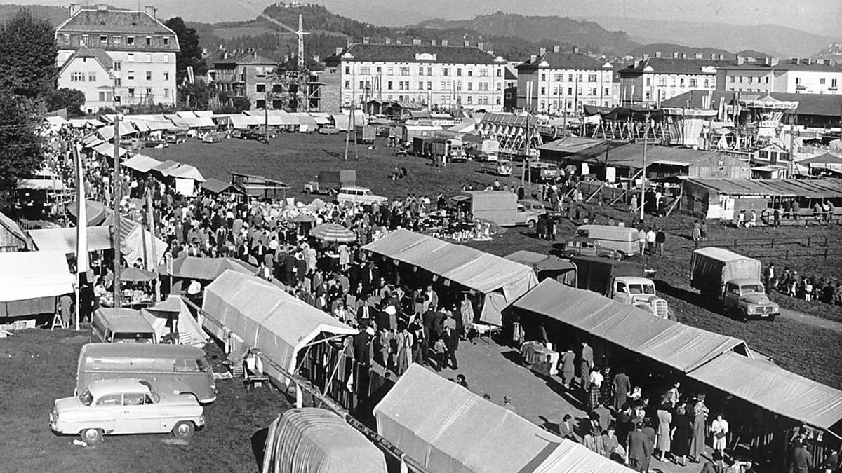 Blick auf das Rennbahngelände um 1955