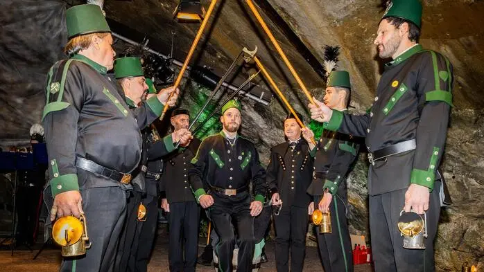 Der Ledersprung ist eine alte Bergmannstradition.