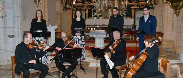 Auftritt der Red Shoes und des String Quartetts in der Wallfahrtskirche Maria Buch