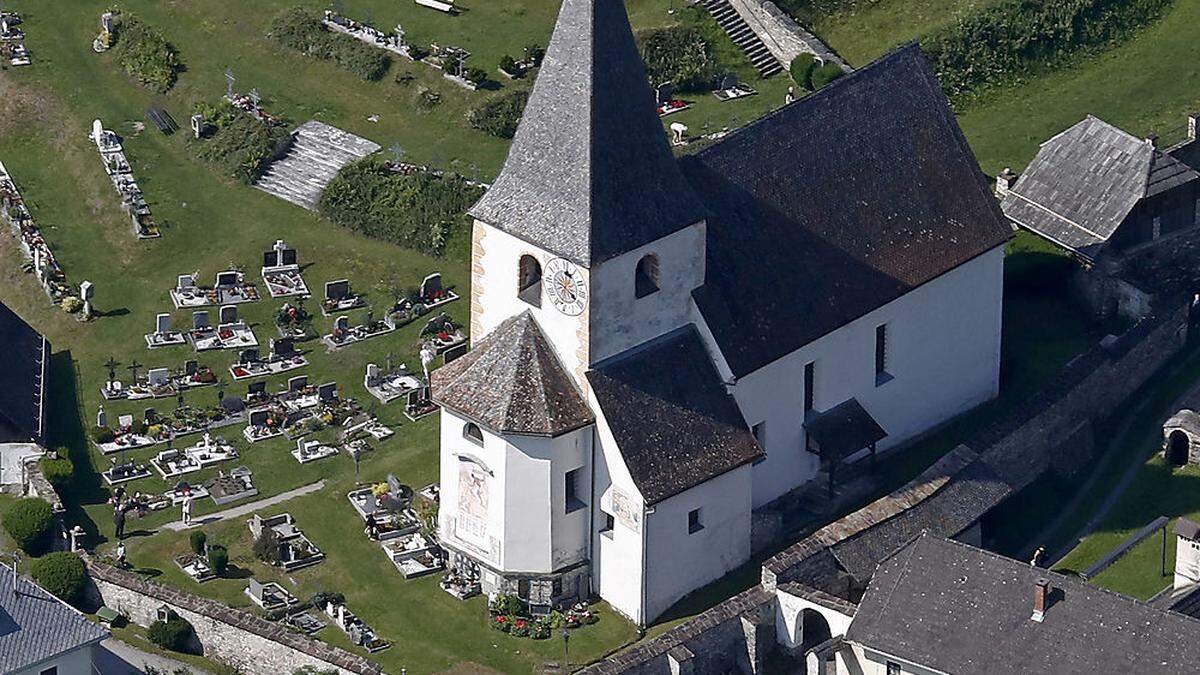 Die Wehrkirche in Tiffen hat Schießscharten