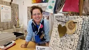 Isolde Hörandner in ihrem "Kleinen netten Laden"