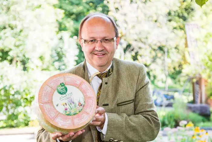 Helmut Petschar (Kärntnermilch, Milchverband) sieht die heimische Milchwirtschaft durch den Verkaufsschlager Käse bestätigt