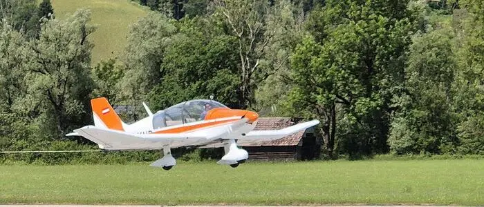 Flugbetrieb bei schönem Wetter am vergangenen Wochenende am Flugplatz Niederöblarn