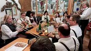 215 Sänger- und Musikantentreffen mit Musikerinnen und Musikern aus dem In- und Ausland gab es im „Vulkanlandstadl“
