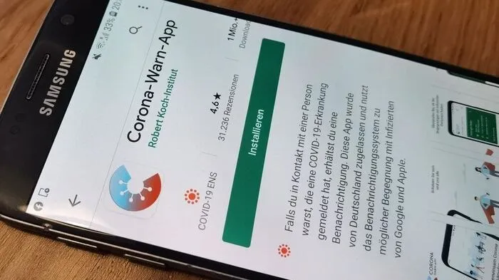 Die Corona-App warnt anonym nach Begegnungen mit positiv Getesteten.