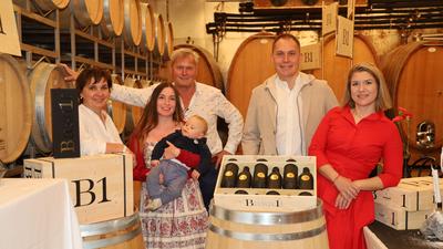 Die Familie Krispel eröffnete das Kellerspektakel mit dem neuen Wein B1