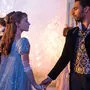 Daphne Bridgerton (Phoebe Dynevor) und der Duke of Hastings (Regé-Jean Page) 
