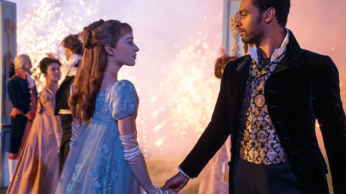 Daphne Bridgerton (Phoebe Dynevor) und der Duke of Hastings (Regé-Jean Page) 