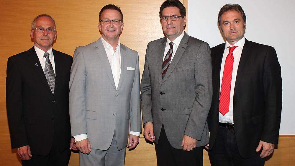 Alois Lipp (FPÖ), Helmut Linhart (ÖVP), Bezirkshauptmann Hannes Peißl und Bernd Jammernegg (SPÖ)