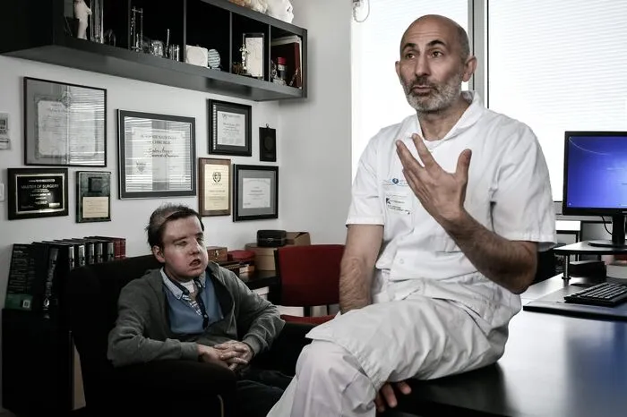 Lantieri sagt über Hamon:"„Ich bewundere den Mut dieses Patienten, so eine Tortur mitzumachen"