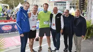 GRAZ,AUSTRIA,13.OCT.24 - RUNNING - Graz Marathon. Image shows Oliver Kroepfl (Steiermaerkische), sports councilor Kurt Hohensinner (Graz), state councillor for Sport Karl-Heinz Kornhaeusl (Styria), Thomas Spann (Kleine Zeitung), Roland Punzengruber (Hyundai) and Christian Purrer (Energie Steiermark)
Photo: GEPA pictures/ Wolfgang Grebien