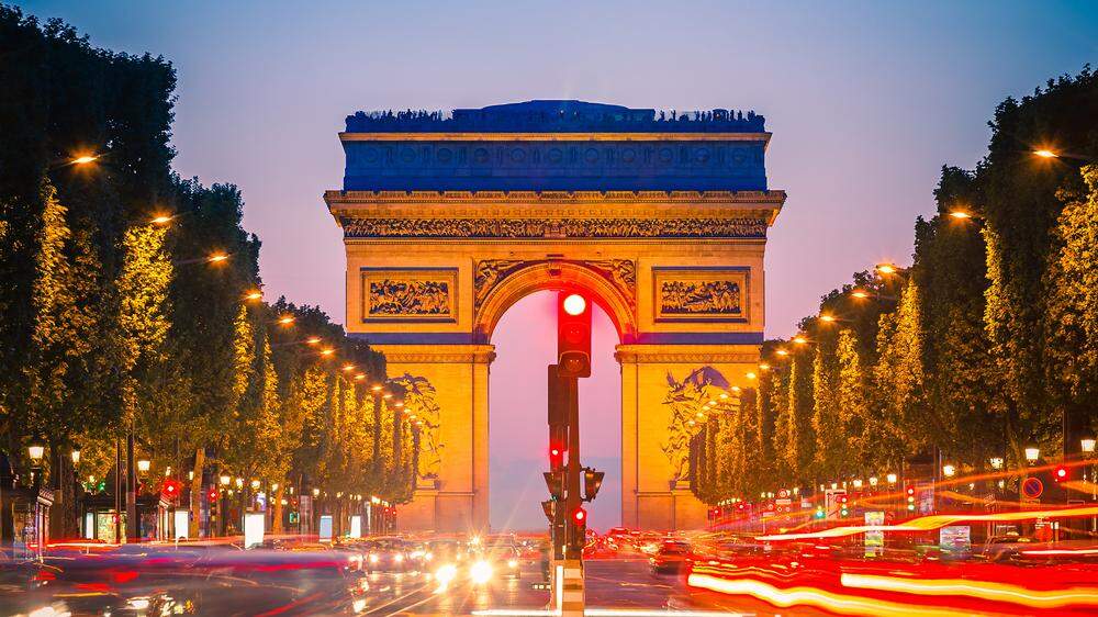 Der Arc de Triomphe in Paris | Paris sagt den SUVs den Kampf an