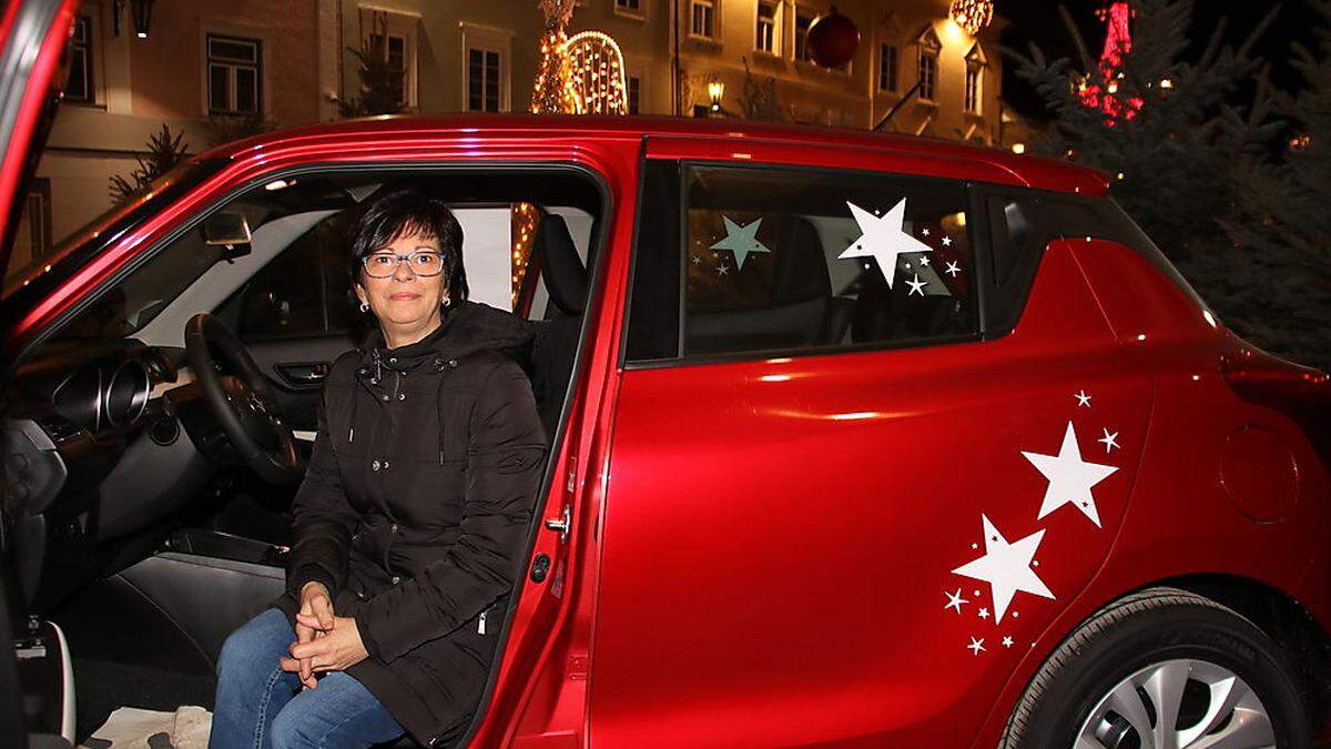 Silvia Pirker im nagelneuen Hauptgewinn