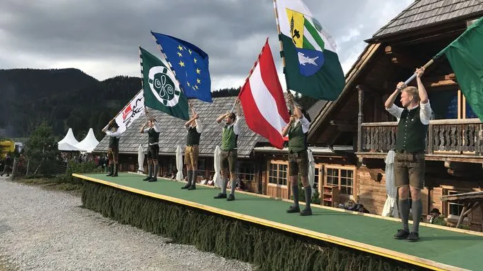 Schon zum 9. Mal lädt der Brauchtums- &amp; Kulturverein Teichalm unter Obmann Franz Endthaller zum Almenlandkirtag direkt bei der Latschenhütte auf der Teichalm ein.