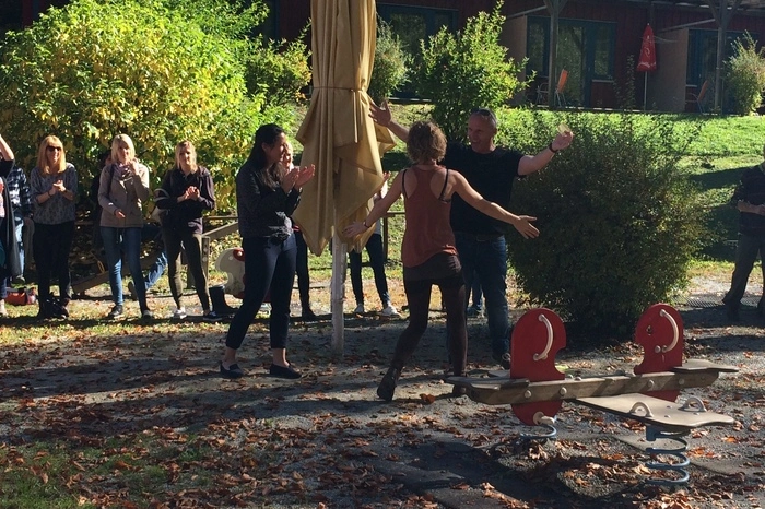 Jennifer Hausberger nahm ihren Lehmofen voller Freude entgegen.