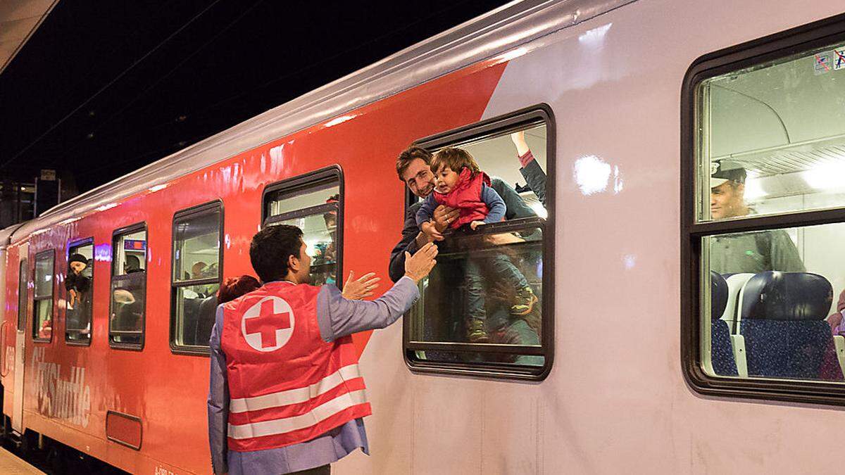 Auch am Klagenfurter Bahnhof versorgte das Rote Kreuz diese Woche Flüchtlinge auf der Durchreise