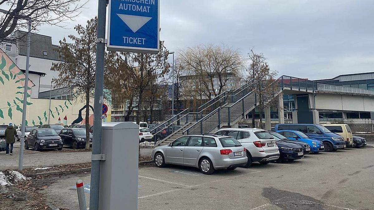 Die Parkgebühr liegt in Villach bei 60 Cent pro halbe Stunde