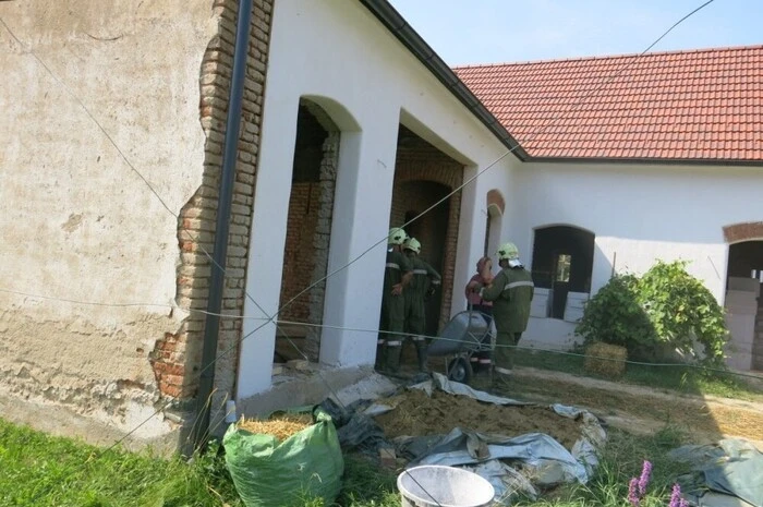 Die Löscharbeiten gestalteten sich für die Einsatzkräfte sehr mühsam.