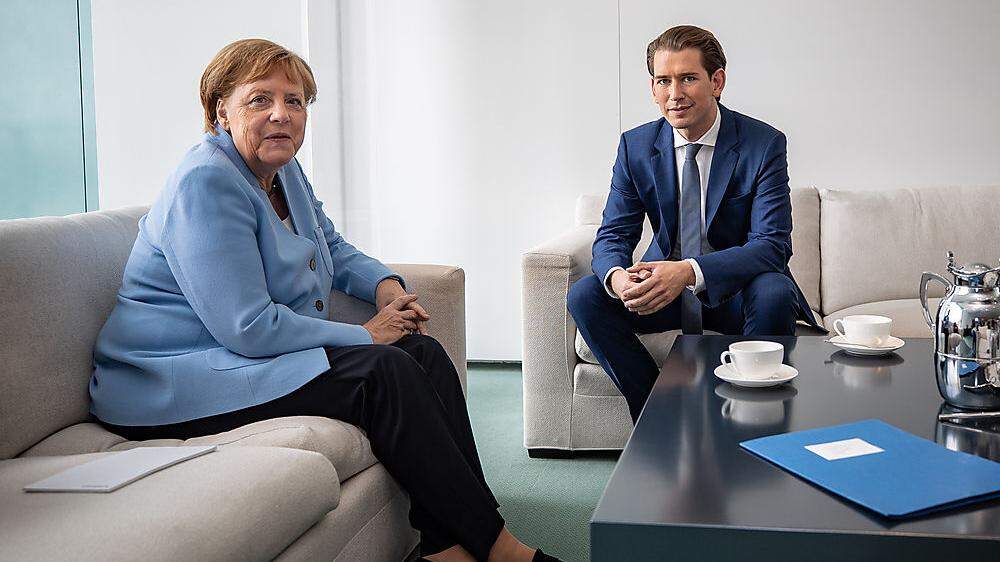 Angela Merkel empfing Sebastian Kurz im Kanzleramt in Berlin. Davor ließ der ÖVP-Chef kein gutes Haar am „Hinterzimmerdeal von Osaka“, den die deutsche Kanzlerin eingefädelt hatte
