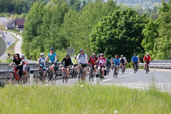 Hunderte Radfahrer traten in die Pedale