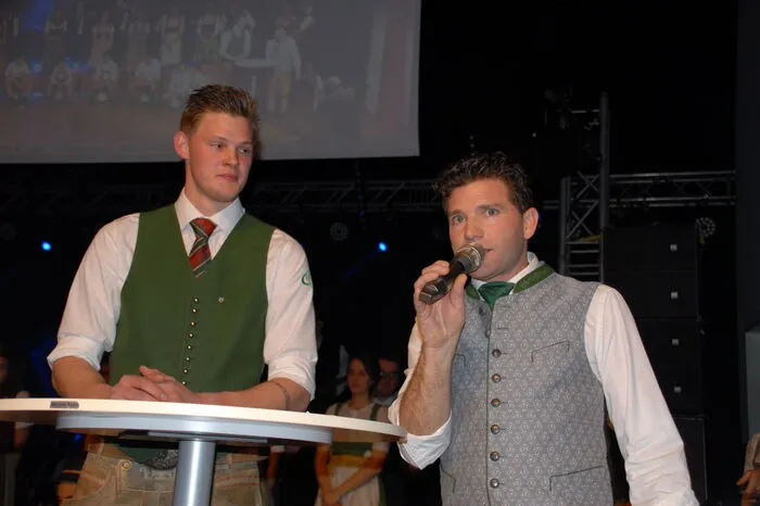 Landjugend-Obmann Tobias Nast und Bauernbund-Chef Hannes Karner konnten zahlreiche Ballgäste begrüßen, darunter Hausherr Bürgermeister Herbert Mießl und Altbürgermeister Johann Glettler.
