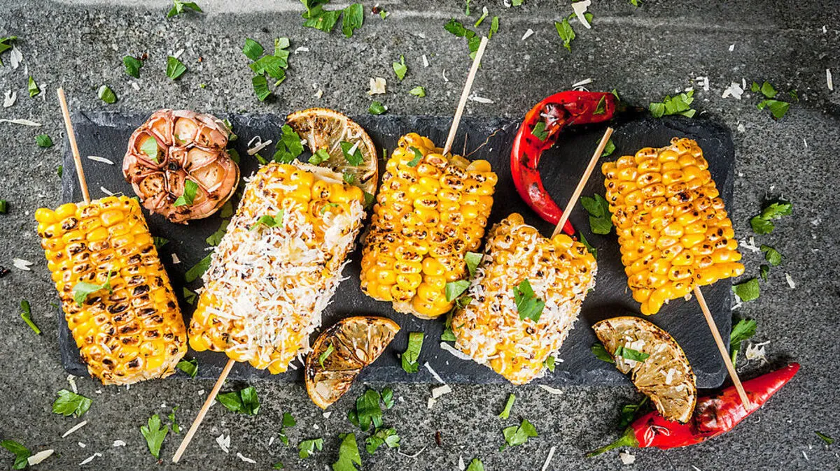 Mais vom Grill und andere köstliche vegetarische Gemüsevarianten 