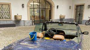 Nun darf wieder gebuddelt werden: Der Cabriostrand steht ab jetzt im Innenhof des Graz Museums