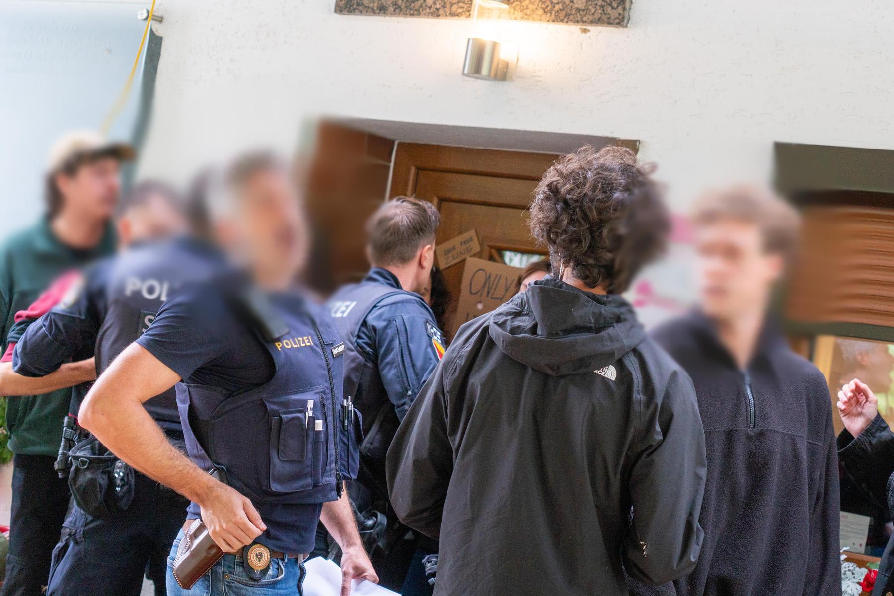 Faktencheck: Nahm die Polizei den Peršmanhof-Einsatzleiter aus der politischen Schusslinie?