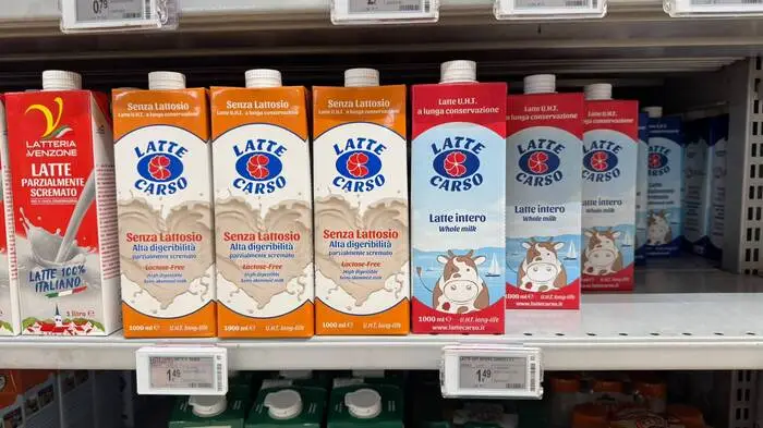 Ein Packerl Milch um 1,49 Euro im italienischen Supermarkt in Friaul-Julisch Venetien