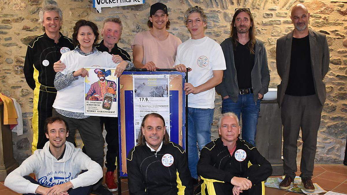 Die „Talltones“ mit dem Filmteam im Kulturgasthaus &quot;Zum Prinz Johann&quot;