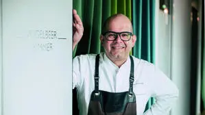 Der gebürtige Riegersburger Hans Peter Fink wurde mit 28 Jahren Küchenchef im Hotel Sacher, im Alter von 34 folgte der Schritt in die Selbstständigkeit