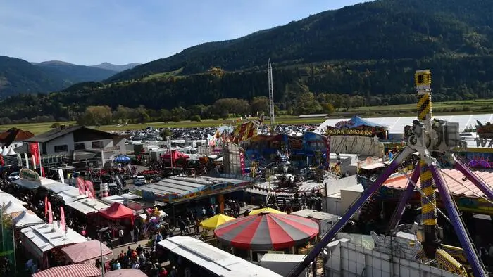 Das Feiern gehört zum Maxlaun-Markt dazu, mit dem Projekt „Luisa“ soll es auch für Frauen und Mädchen sicherer werden