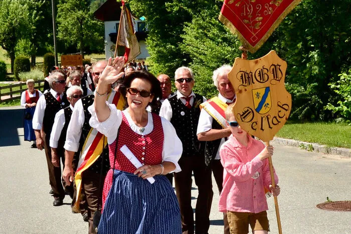 Klicken Sie sich durch.