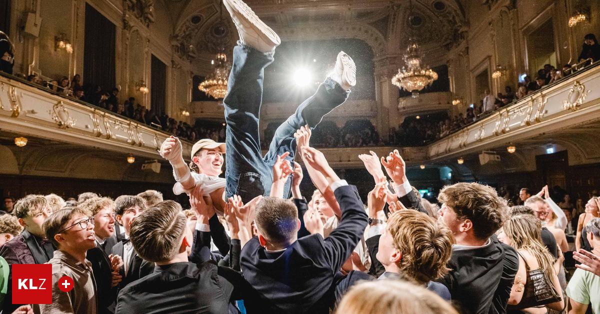 Fotoserie-Das-BG-BRG-Klusemann-griff-beim-Maturaball-nach-den-Sternen