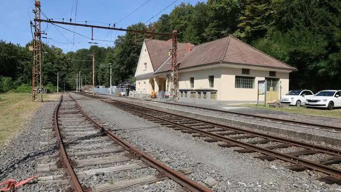 Seit Jahren bemüht sich die Landjugend Gnas um die Erhaltung des Bahnhofes Gnas an der Gleichenberger-Bahn.