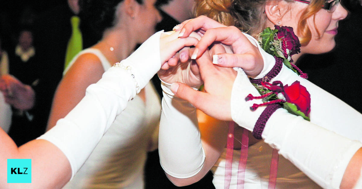 Bei-Maturaball-flogen-F-uste-Leberk-s-semmel-konnt-ich-danach-nicht-essen-