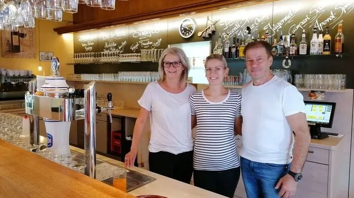 Haben endlich Bewerbungen: Gabi, Samantha und Robert Lackner