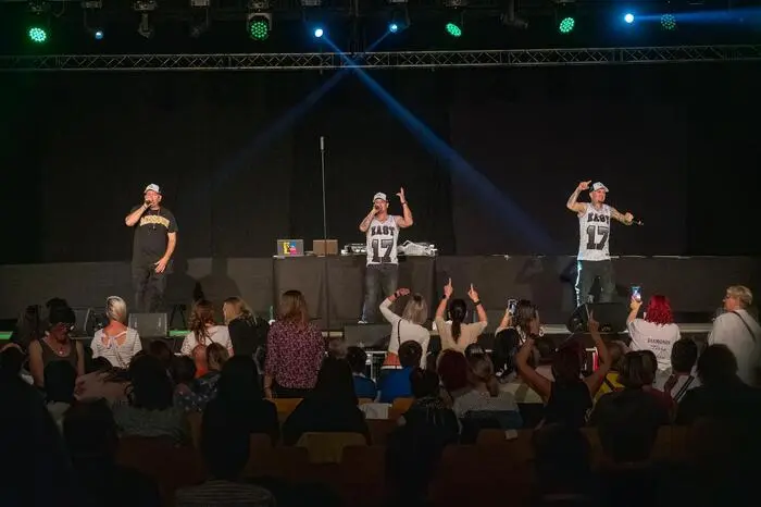 Mit dabei waren einige der großen Stars dieses Jahrzehnts, wie Haddaway (“What Is Love“) und Rednex (“Cotton Eye Joe“)