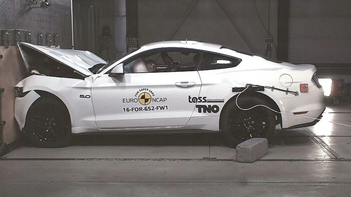 Der Ford Mustang hat sich auf drei Sterne verbessert